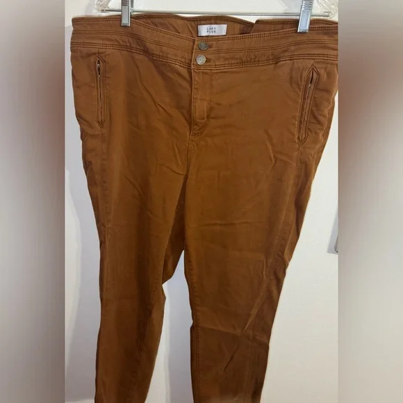 LOFT women Tan Chinos - Picture 1 of 4
